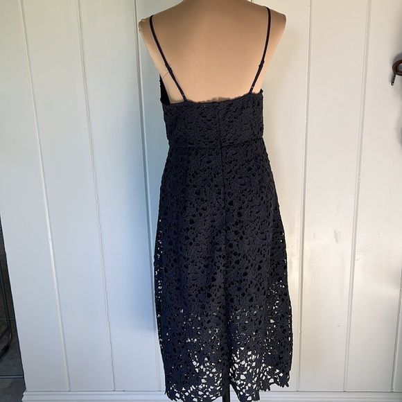 ASTR -the label- navy lace spaghetti strap fit and flare midi dress size L - Picture 3 of 11